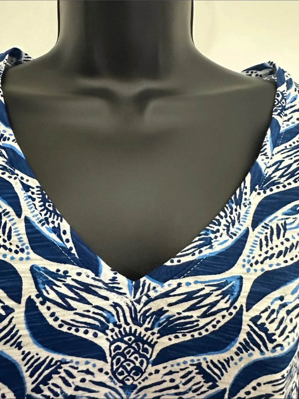 Lilly Pulitzer Etta Mermaid’s Tail Blue and White V-Neck Short Sleeve Tee - Picture 3 of 7